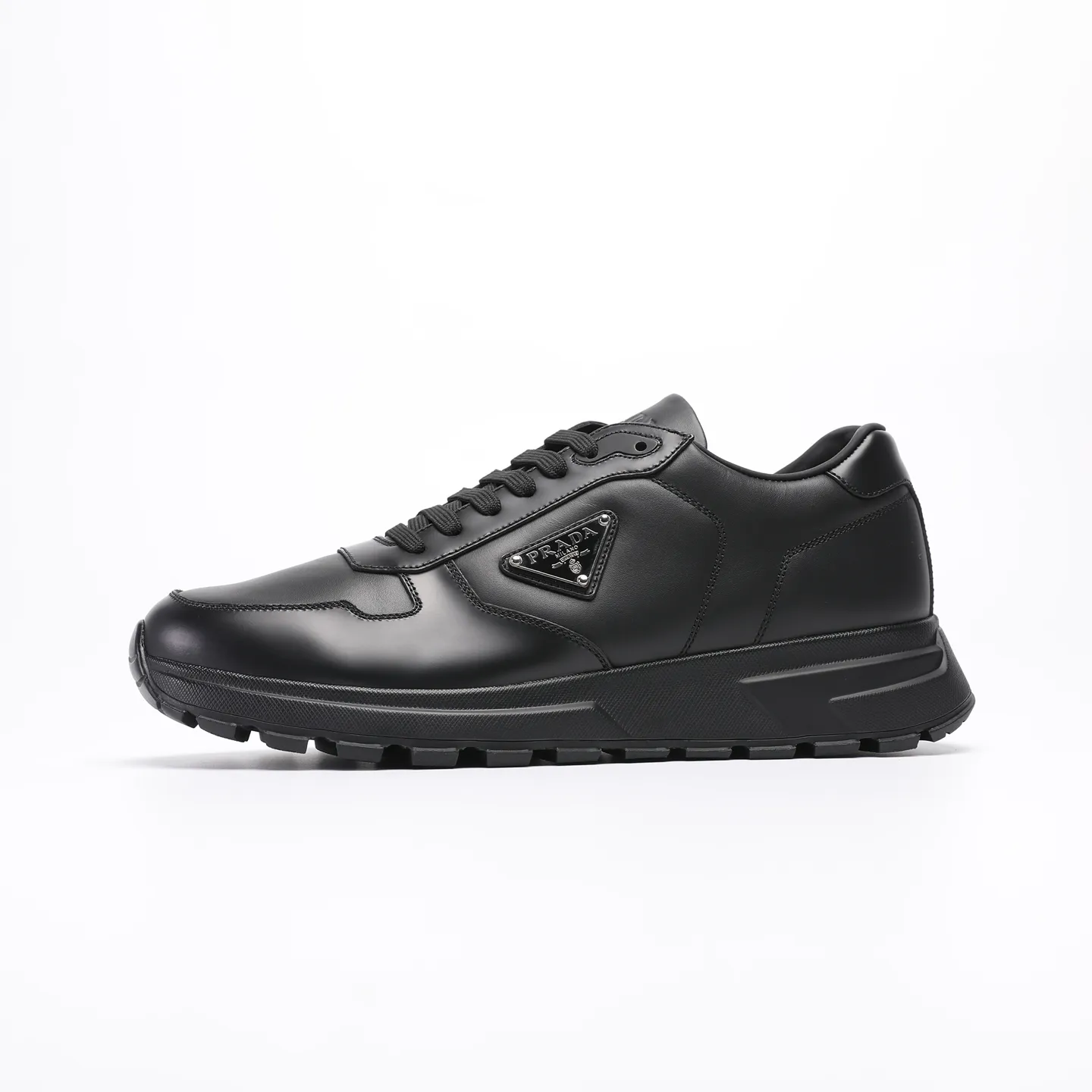 Batch 580 [PRADA] Men's shoes are popular in the counter, official website synchronization, high-quality shipments. Fabric: original cowhide with snakeskin. Lining: cowhide feet + cowhide lining. Outsole: original TPU + foam. Size: 38-46